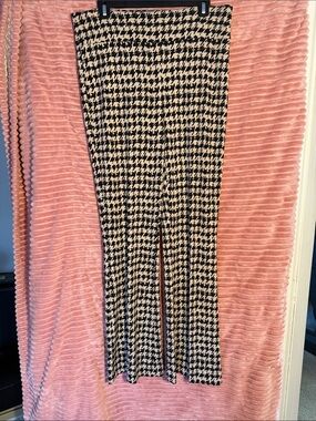 Joseph Ribkoff Black and White Houndstooth Flared Pants